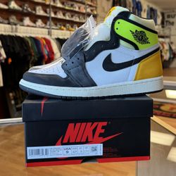 New Jordan 1 Volt Size 9