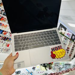 MacBook Air 13 Inch 2018 8gb Ram 256gb