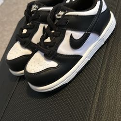 Nike 8c Black & White Sneakers
