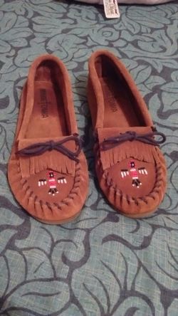 Minnetonka Moccasins (great condition kids size 4)