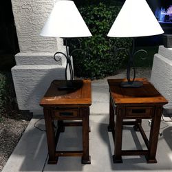 2 End Tables With Lamps