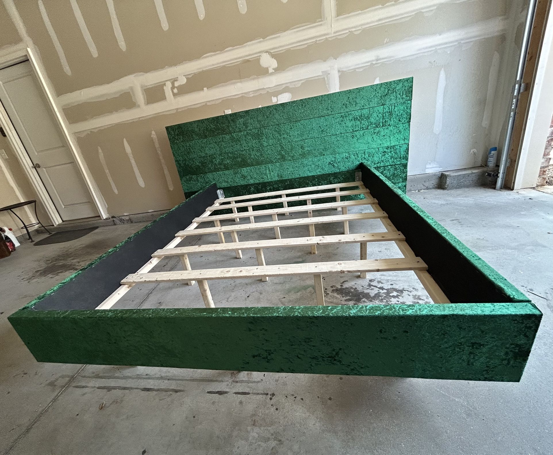 Queen Size Velvet Frame DELIVERY & SET UP INC