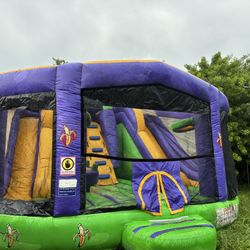Super big bounce house