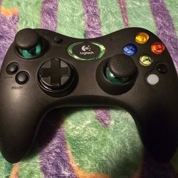 Original Xbox Logitech Wireless Controllers and Receiver 