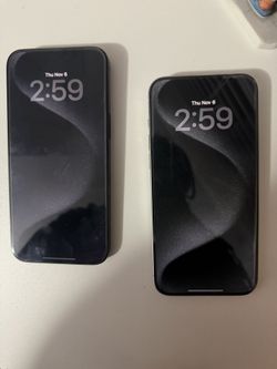 2 iPhone 15 Pro Max 256gigs ( Unlocked)