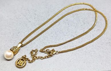 Givenchy pearl rhinestone G logo gold color necklace 40449