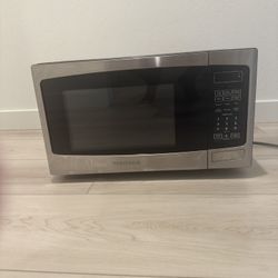 Insignia Microwave 