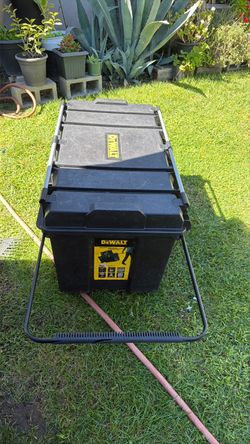 Mobile storage DeWALT 150lbs