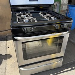 Frigidaire gas range stainless steel /black 30”w