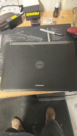 Dell Laptop with Carbon Fiber Skin