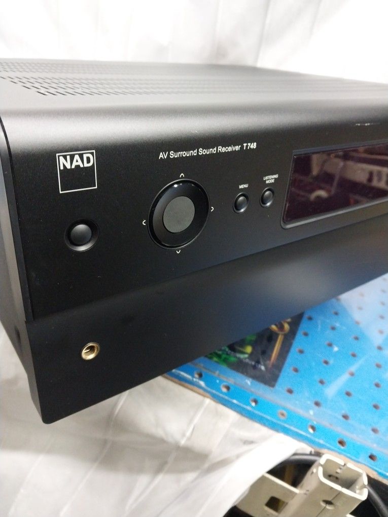 Nad Av Surround Sound Reciver, T-748