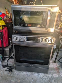 LG Electric Stove and Over-the-Range Microwave – Matching Kitchen Set