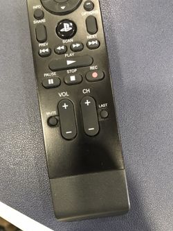 Sony popular PlayStation 4 (PS4) Universal Media Remote: Model 051-038-NA