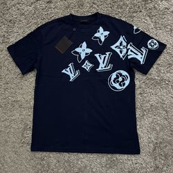 LV t shirt size S