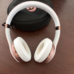 Beats Solo 4 Headphones Cloud Pink