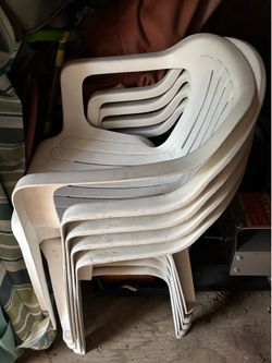 Four stackable patio lawn chairs + One