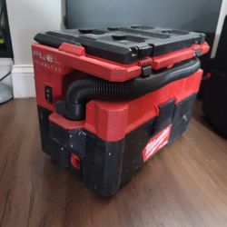 Milwaukee vacuum used