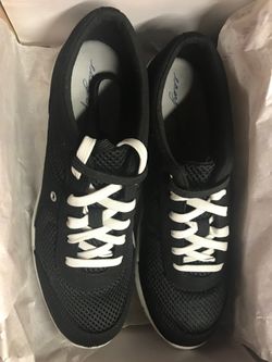Sneakers size 9