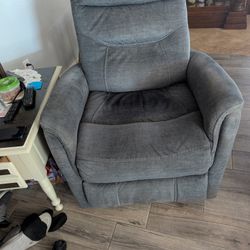 Swivel Recliner. Cleaned and ready  to go. Works perfectly.