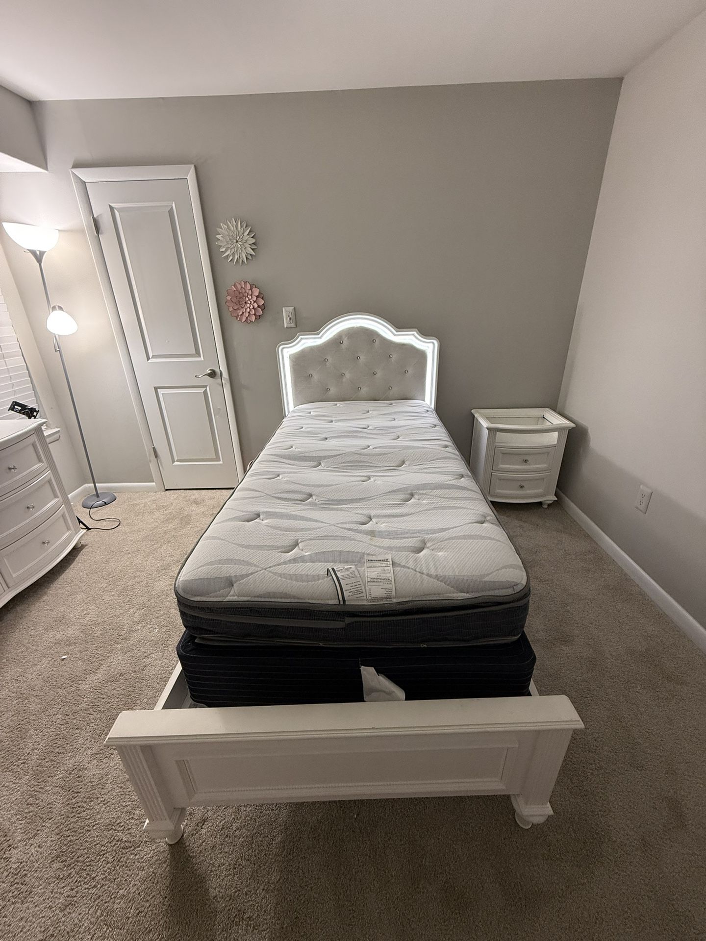 Twin Bed Includes Matress & Box Spring