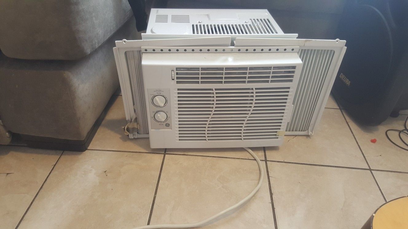 Air conditioner 50 $$$ need it gone asap I can deliver it