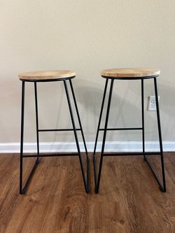 2 stools