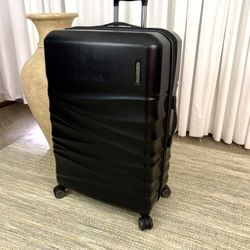 American Tourister Hardside Spinner Luggage Suitcase