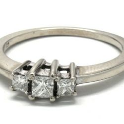 Ladies 3-Diamond Engagement Ring