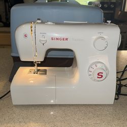 SINGER Model 2250 Tradition Electric Sewing Machine with Foot Pedal