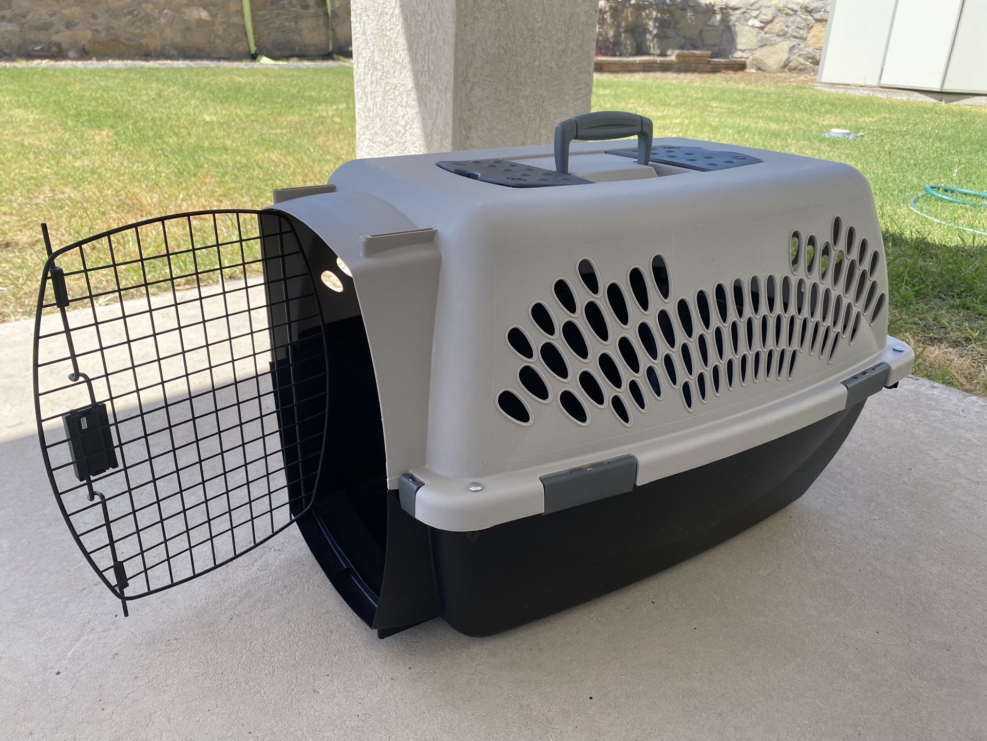Petmate Pet Taxi Travel Kennel / Petmate Pet Taxi Jaula de viaje