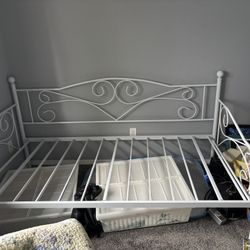 Pretty Daybed Frame-Twin