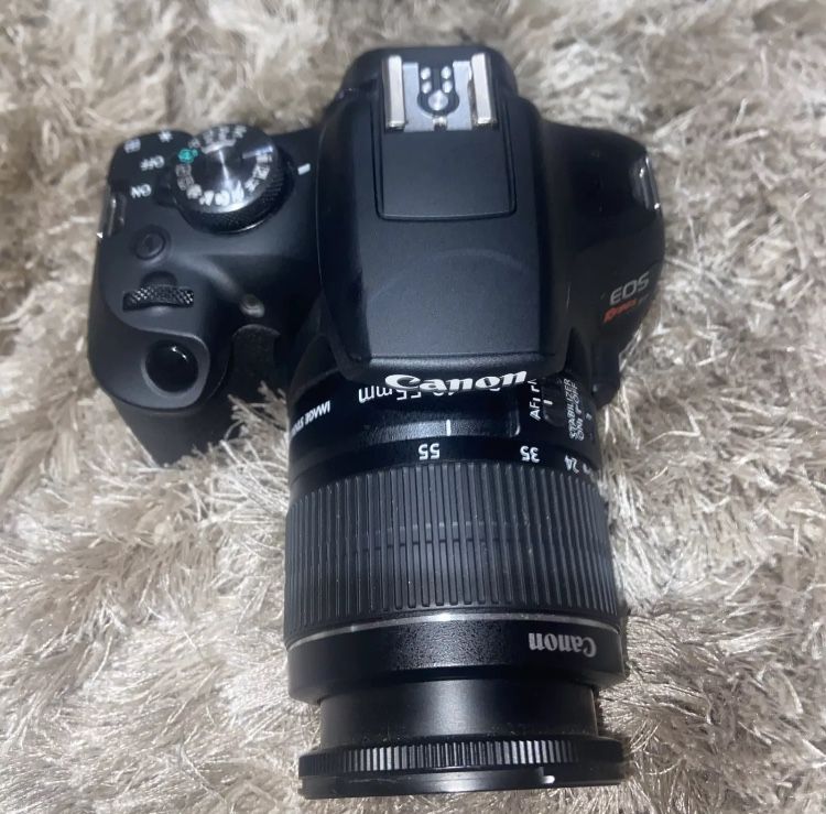 Canon Eos Rebel T7