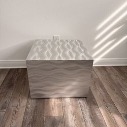 Accent Table / Side Table / Coffee Table 