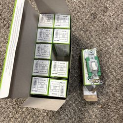 19 Toggle Switches Leviton , 30 Amp 