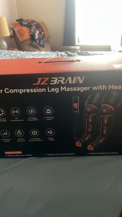 Air compression leg massager with heat