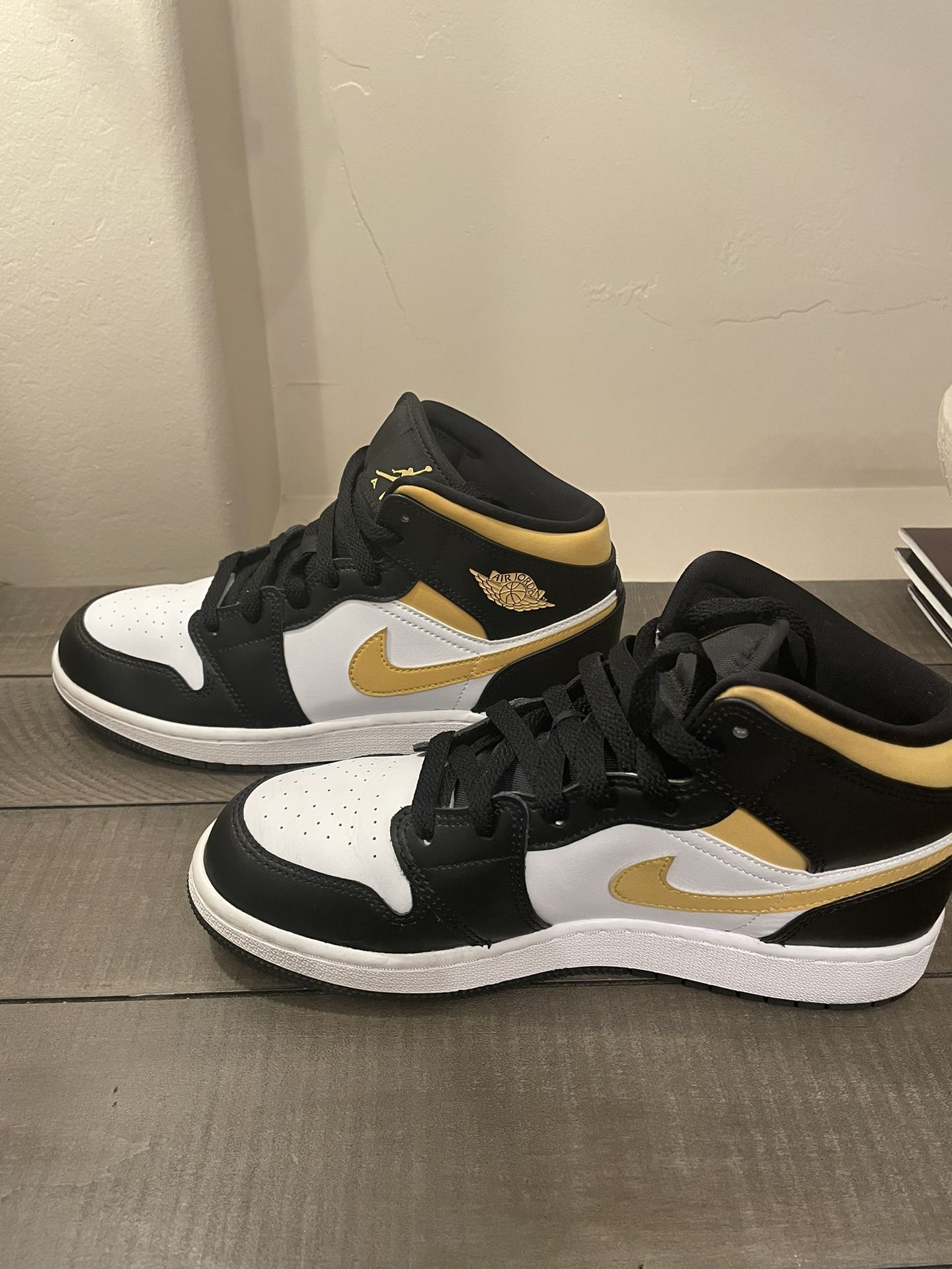 Nike Air Jordan 1 - Mid