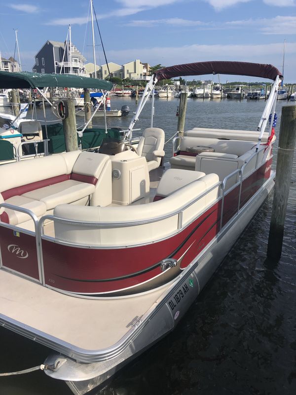 2014 pontoon boat