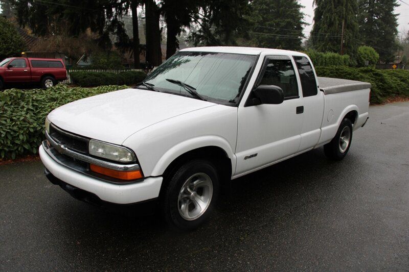 2002 Chevrolet S-10 LS
