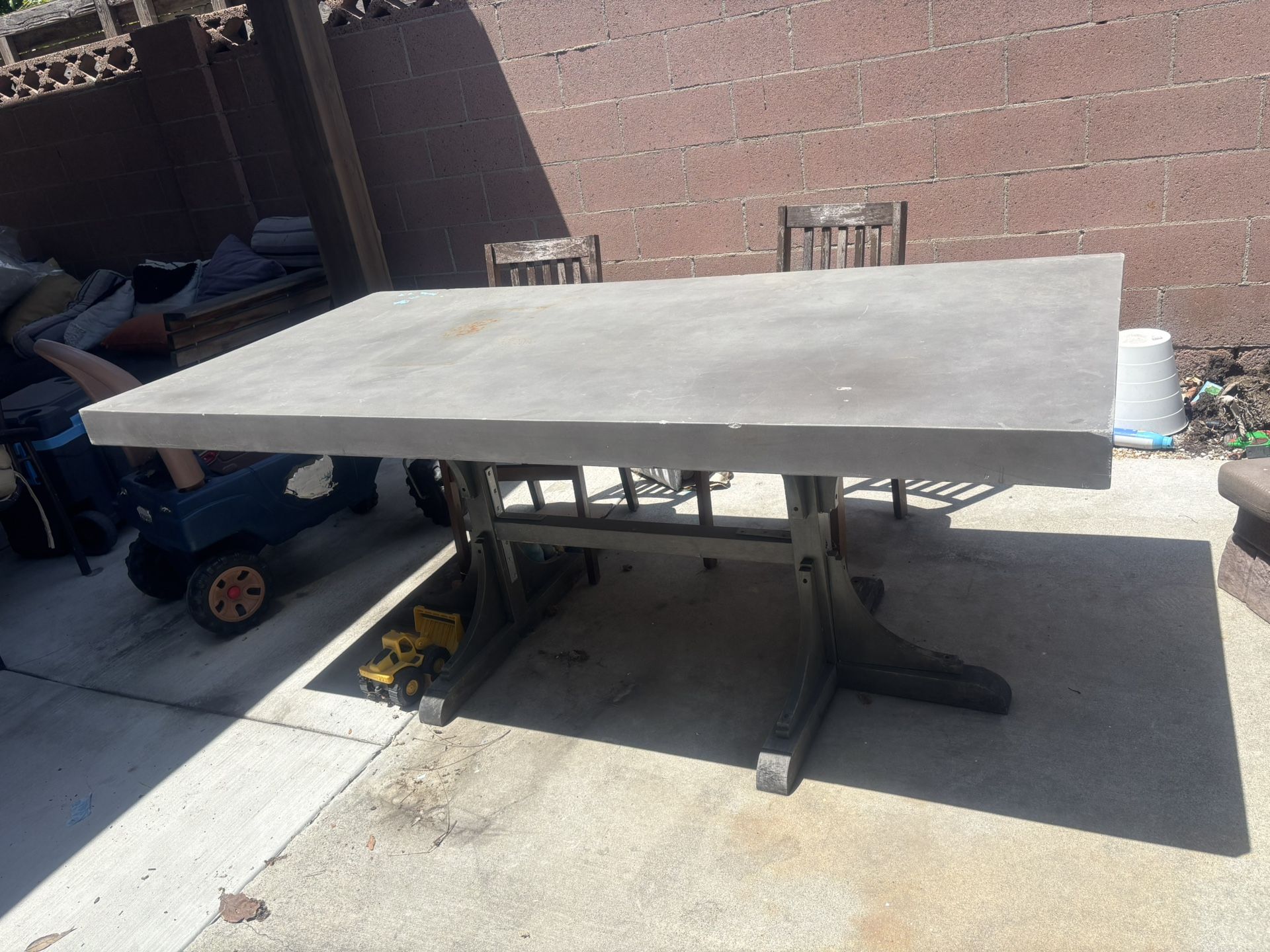 FREE TABLE