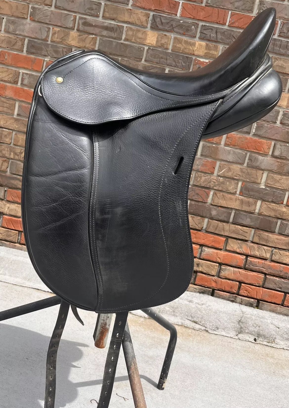 17 Inch Schleese Infinity Black Medium Wide Dressage English Horse Saddle
