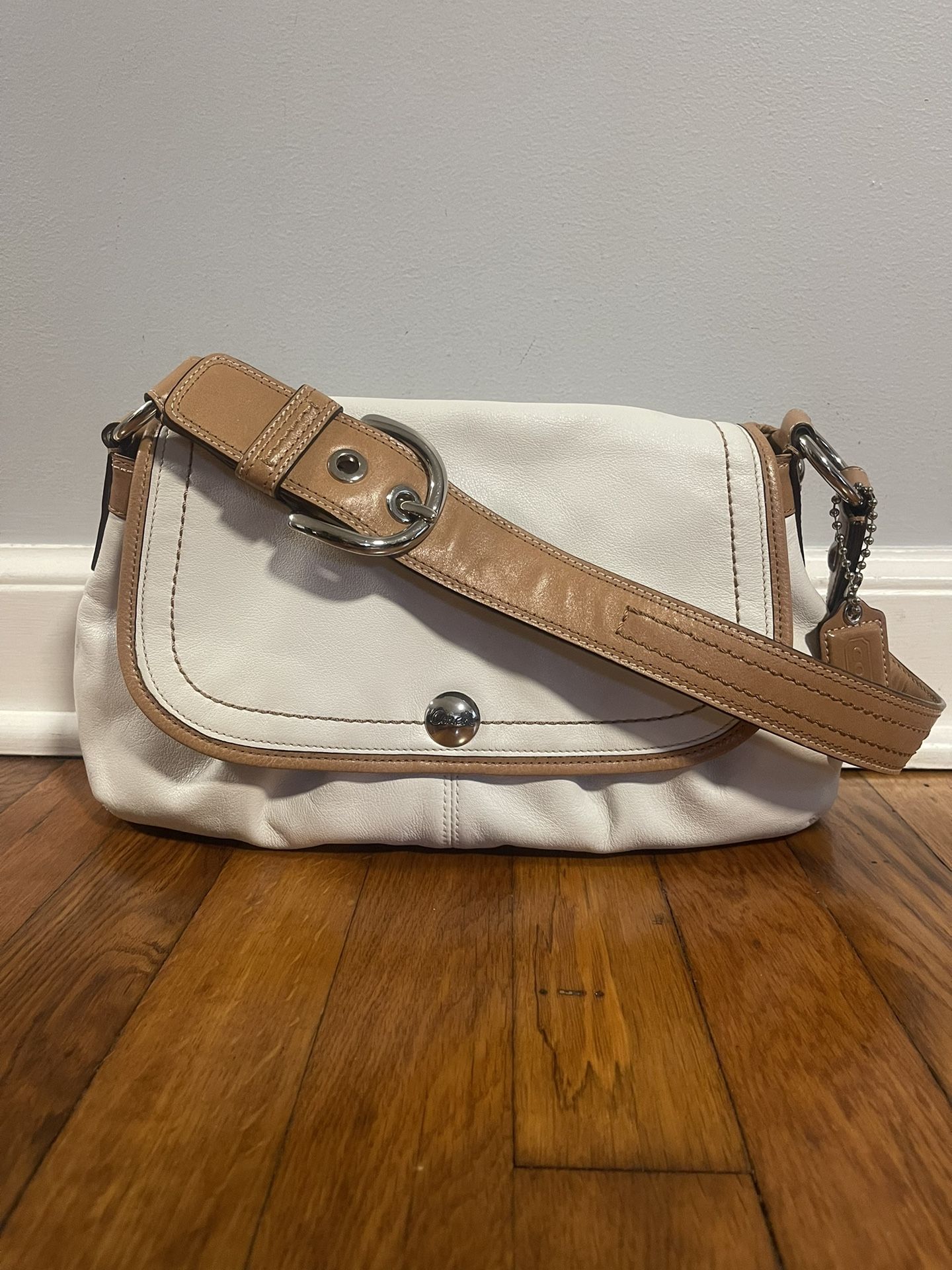 Beautiful Coach Leather Handbag 