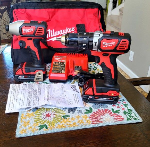 M18 18V Lithium-Ion Cordless Hammer Drill/Impact Driver Combo Kit (2-Tool) w/(2) 1.5Ah Batteries, Charger, Tool Bag