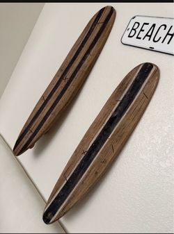 2 Wooden surf boards decor