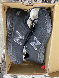 Men’s new balance brand new size 9.5