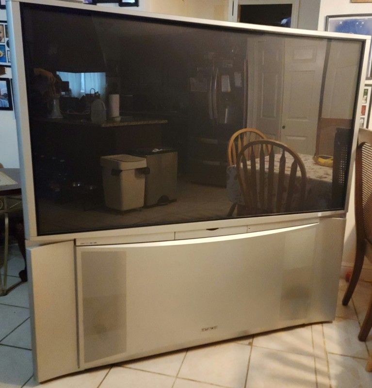65" HITACHI TV (Heavy)