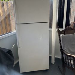 Whirlpool   Refrigerator White 