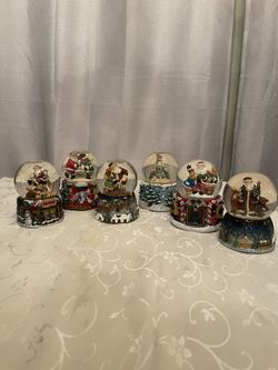 Xmas Musical Snow globes