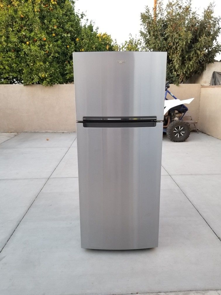 3MONTHS WARRANTY 28X29X68 WHIRLPOOL FRIDGE 18CUFT SILVER