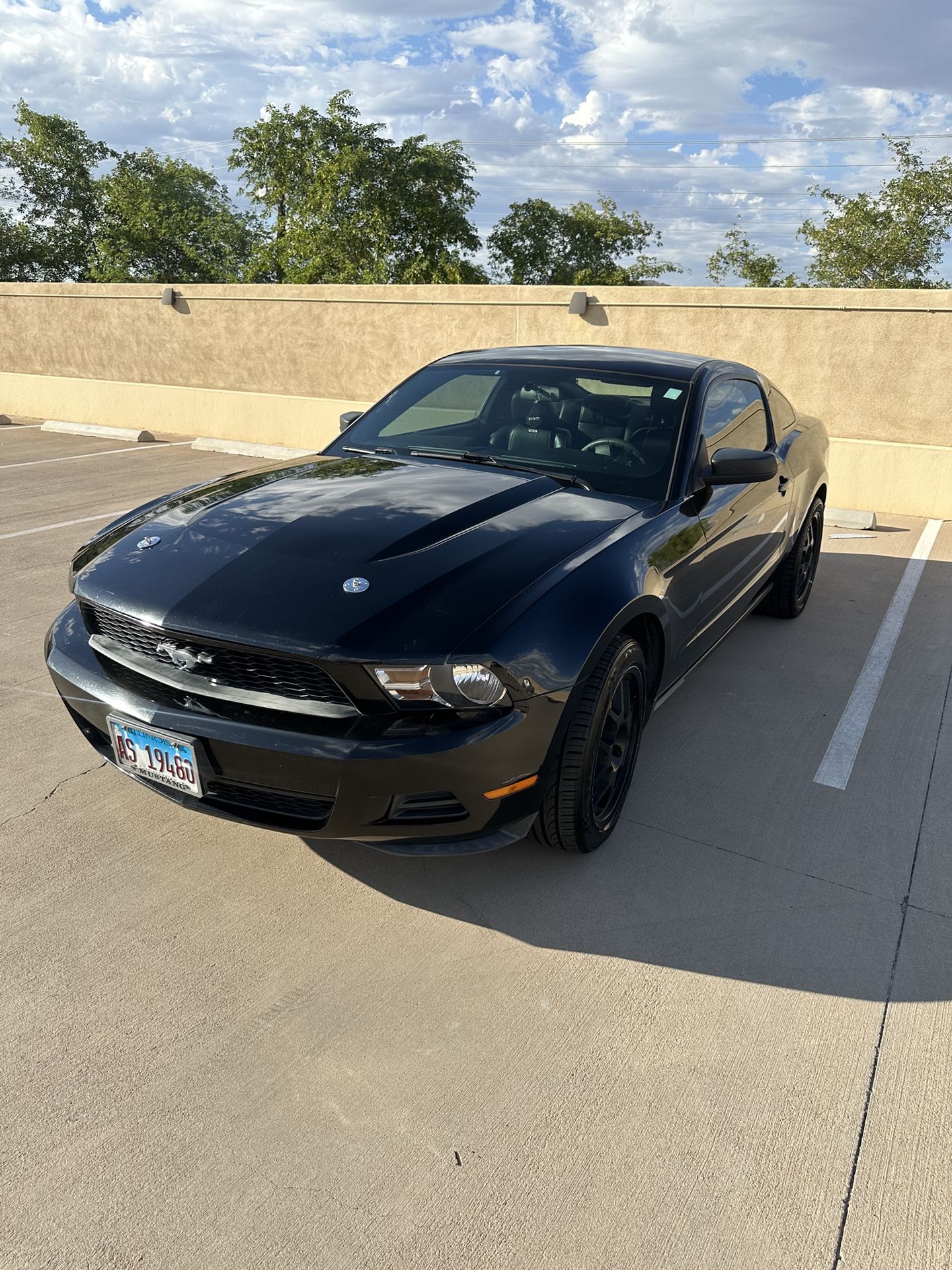 2010 Black On Black Ford Mustang V6 4.0 Engine. 5 Gears Manual transmission Needs Some Minor Repairs. Mechanic Special Strats and couple other sm