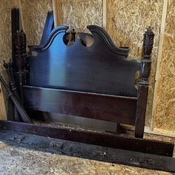 4 Post Wooden Bed Frame (Queen)